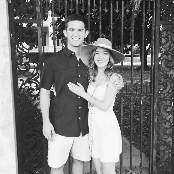 Meet your Posher, Emily - Picture 5 of 5